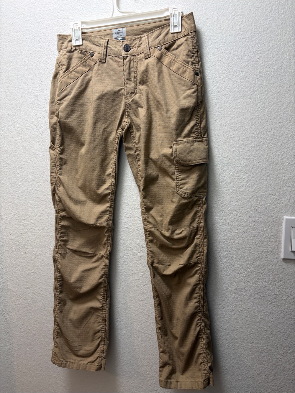 Women's Straight Leg Cargo Pants in Tan